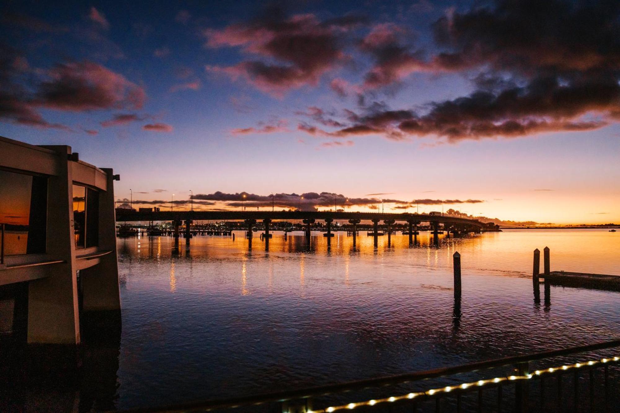 Hotel Trinity Wharf Tauranga Exterior foto