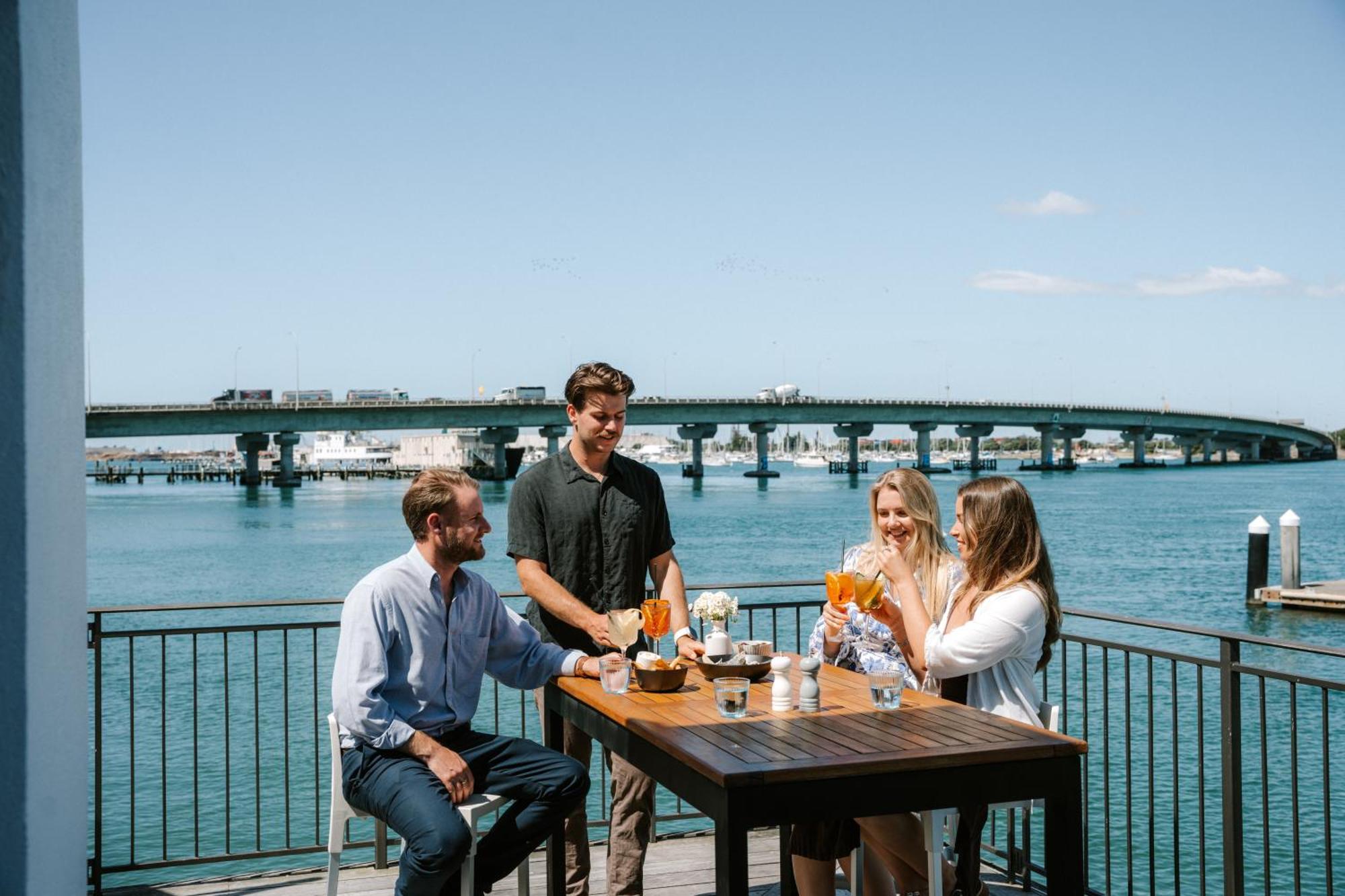 Hotel Trinity Wharf Tauranga Exterior foto