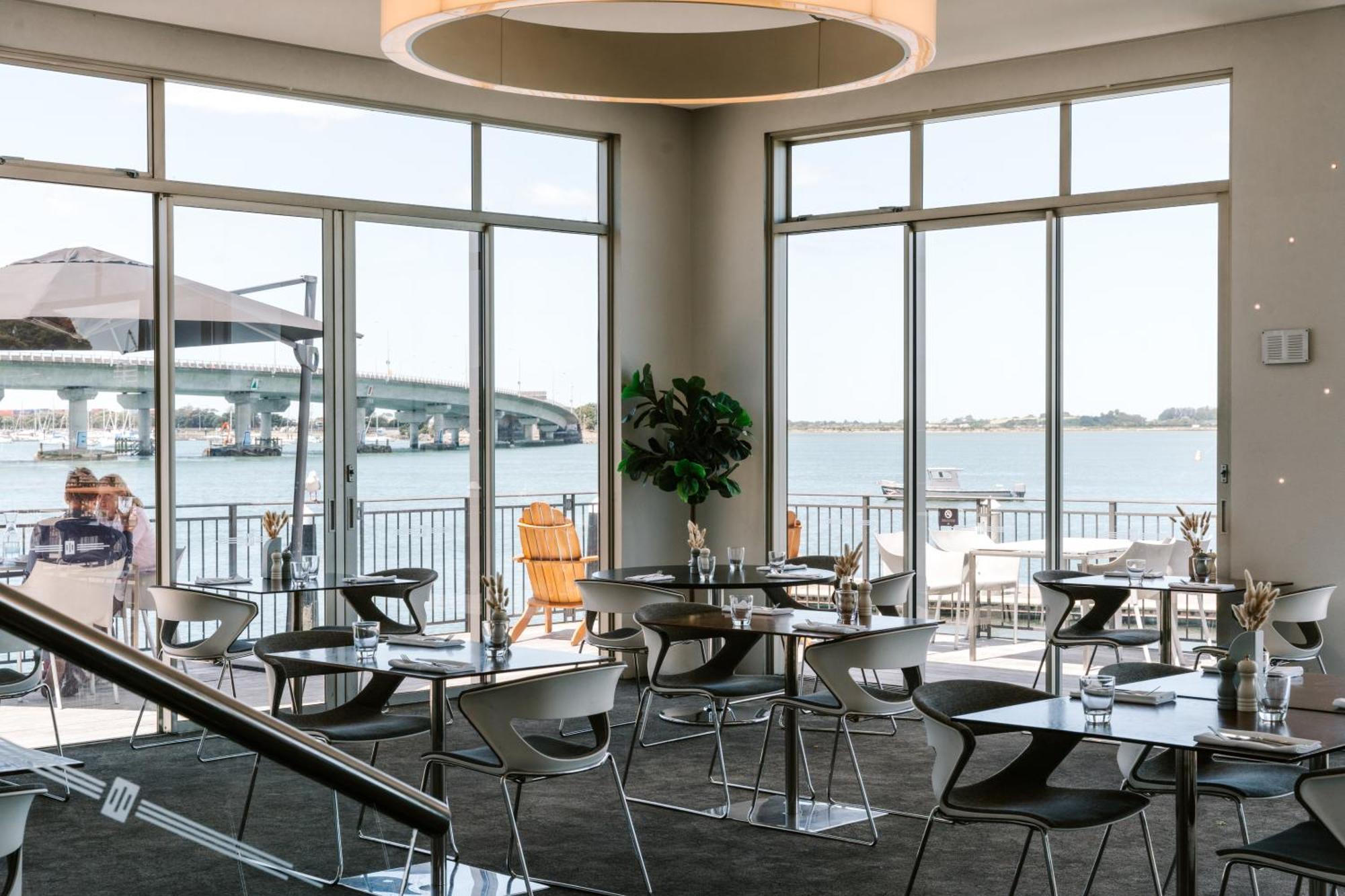 Hotel Trinity Wharf Tauranga Exterior foto