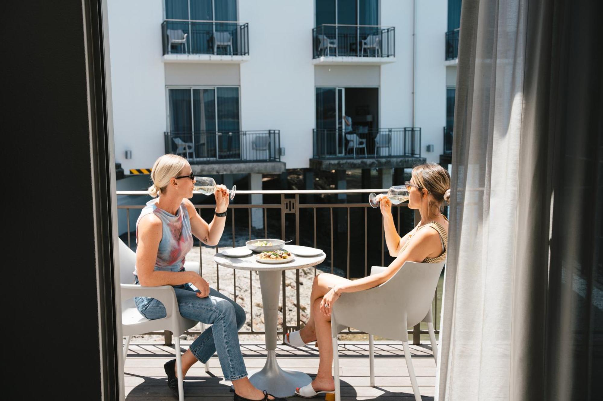 Hotel Trinity Wharf Tauranga Exterior foto